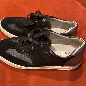 Naturalizer ANYA black leather and suede shoes size 8